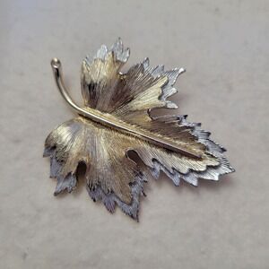 Vintage SARAH COVENTRY Signed Silver Gold Two Tone Leaf Brooch Pin 2.75"‎ B